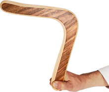 Lade das Bild in den Galerie-Viewer, Bumerang Modell Himmelsstürmer gehalten in Hand